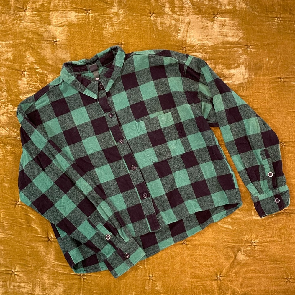 Wild fable plaid cropped high low button up